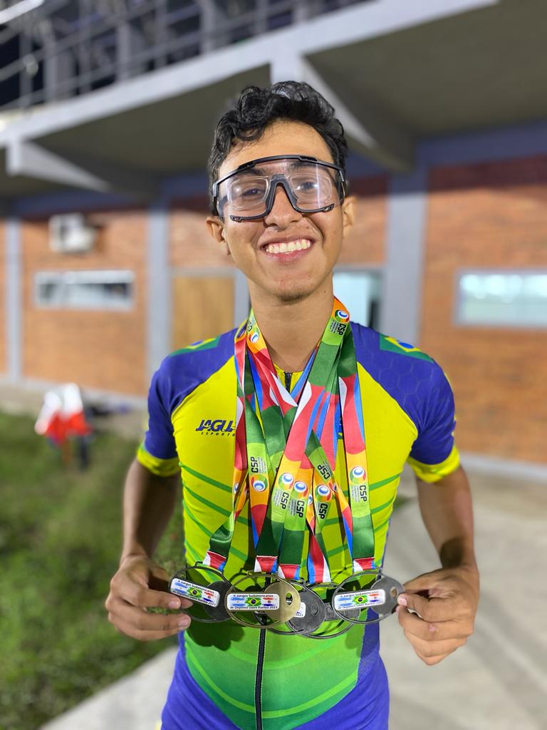 Atleta amazonense de patinação é medalha de ouro em&nbsp;Sul-Americano